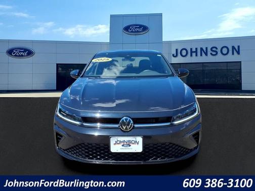 Deep Black Pearl 2025 Volkswagen Jetta 1.5T Sport