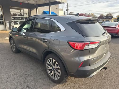 2022 Ford Escape Titanium