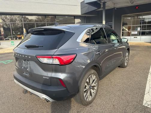 2022 Ford Escape Titanium