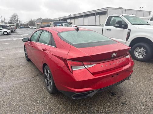 2021 Hyundai ELANTRA SEL