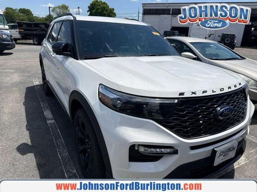 Star White Metallic Tri-Coat 2023 Ford Explorer ST