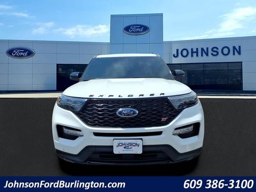 Star White Metallic Tri-Coat 2023 Ford Explorer ST
