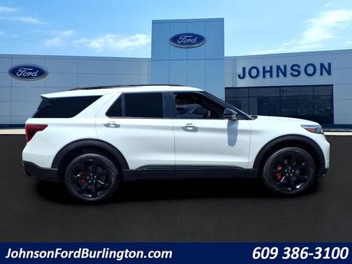 Star White Metallic Tri-Coat 2023 Ford Explorer ST