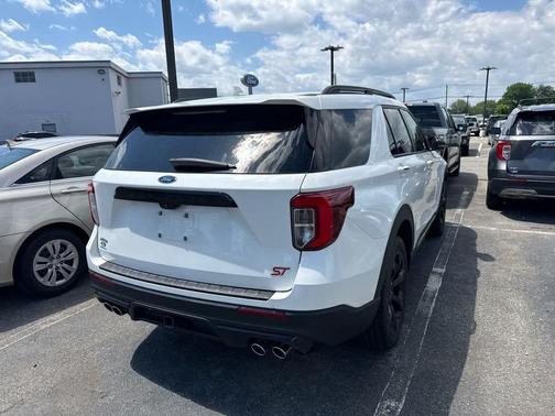 Star White Metallic Tri-Coat 2023 Ford Explorer ST