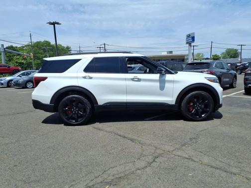Star White Metallic Tri-Coat 2023 Ford Explorer ST