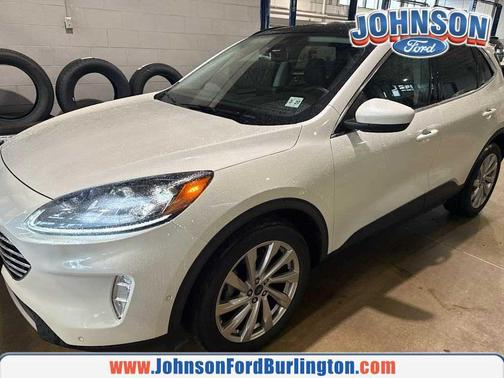 Star White Metallic Tri-Coat 2022 Ford Escape Titanium