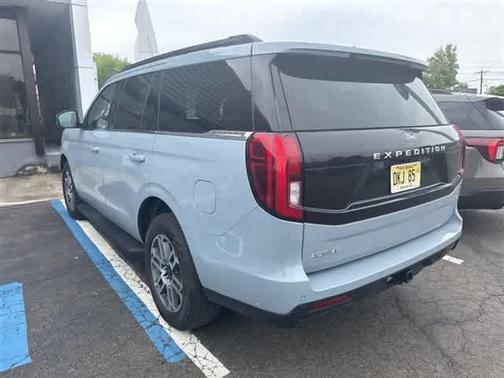 Glacier Gray Metallic TriCoat 2025 Ford Expedition Active