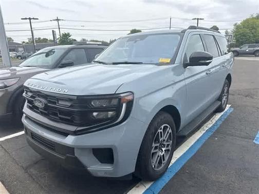 Glacier Gray Metallic TriCoat 2025 Ford Expedition Active