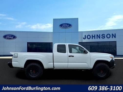 White 2022 Toyota Tacoma SR