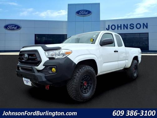 White 2022 Toyota Tacoma SR