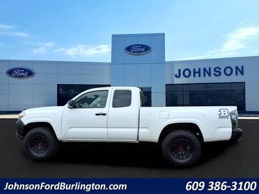 White 2022 Toyota Tacoma SR