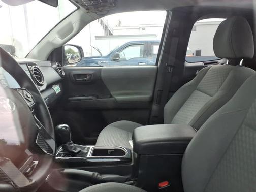 White 2022 Toyota Tacoma SR