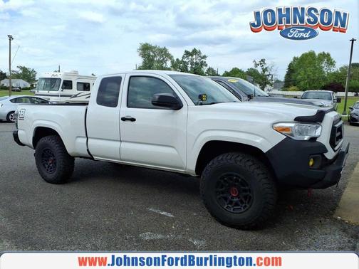 White 2022 Toyota Tacoma SR