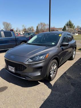 Carbonized Gray Metallic 2022 Ford Escape SE