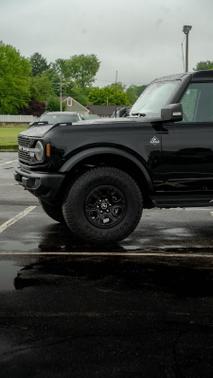 Shadow Black 2025 Ford Bronco Outer Banks