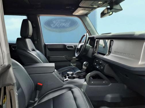 Shadow Black 2025 Ford Bronco Outer Banks