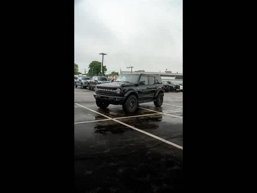 Shadow Black 2025 Ford Bronco Outer Banks
