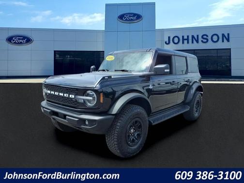 Shadow Black 2025 Ford Bronco Outer Banks
