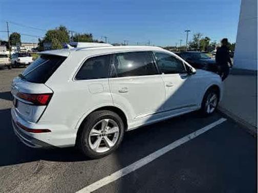 2021 Audi Q7 55 Premium