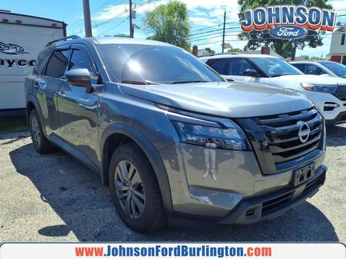Gun Metallic 2024 Nissan Pathfinder SV 4WD