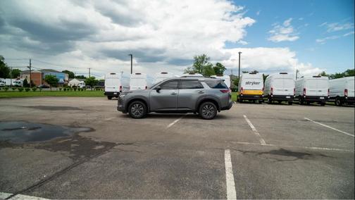 Gun Metallic 2024 Nissan Pathfinder SV 4WD