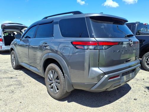 Gun Metallic 2024 Nissan Pathfinder SV 4WD