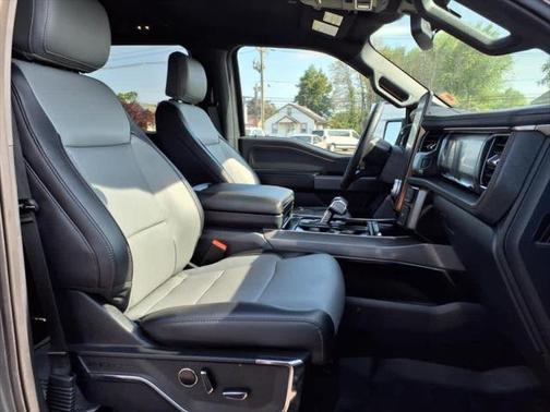 2023 Ford F-150 Lightning LARIAT