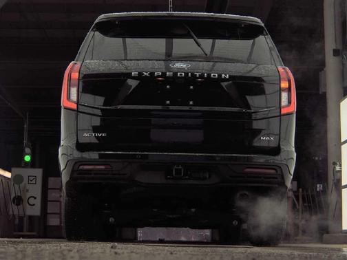 2025 Ford Expedition Max Active 4x4