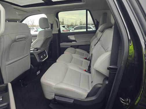 2025 Ford Expedition Max Active 4x4