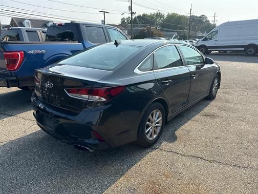 2018 Hyundai SONATA SE