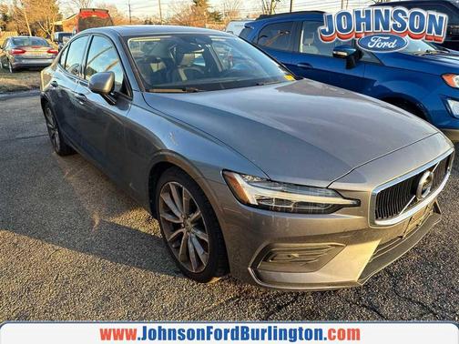 2019 Volvo S60 T6 Momentum