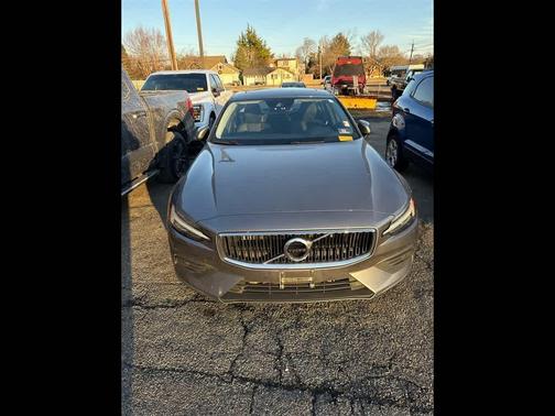 2019 Volvo S60 T6 Momentum
