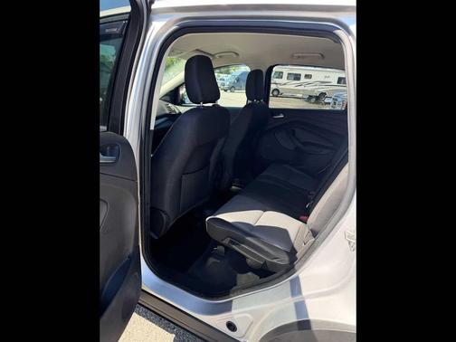Ingot Silver Metallic 2019 Ford Escape SE