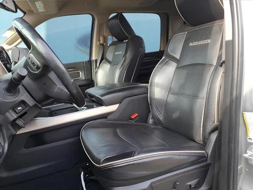 2019 RAM 3500 Laramie Crew Cab 4x4 8' Box