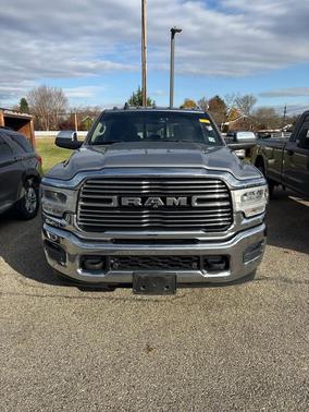 2019 RAM 3500 Laramie Crew Cab 4x4 8' Box