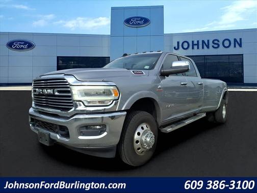 2019 RAM 3500 Laramie Crew Cab 4x4 8' Box