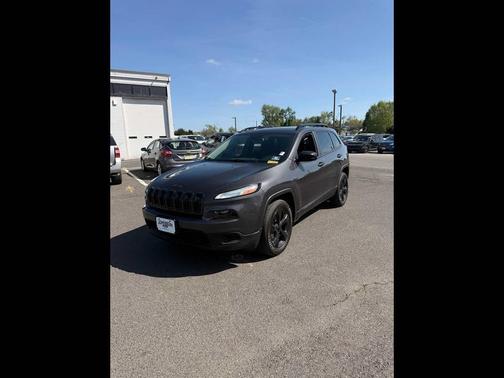 Granite Crystal Metallic Clearcoat 2017 Jeep Cherokee Altitude