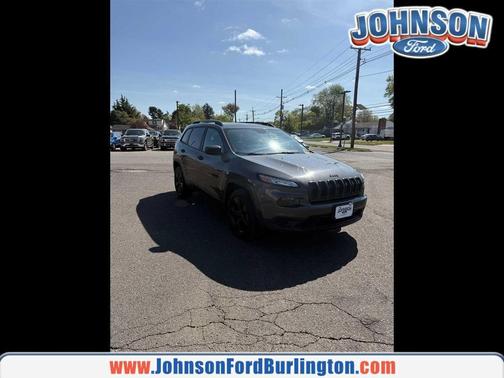 Granite Crystal Metallic Clearcoat 2017 Jeep Cherokee Altitude