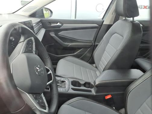 Platinum Gray Metallic 2025 Volkswagen Jetta 1.5T SE