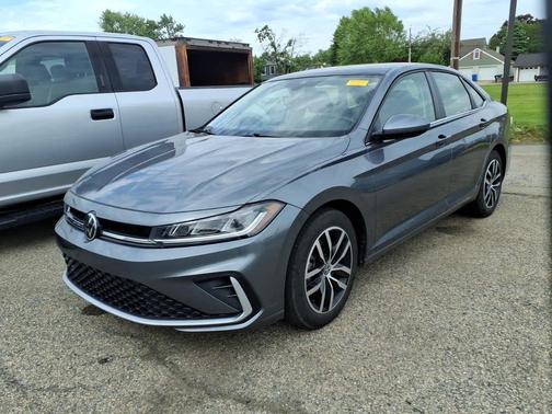 Platinum Gray Metallic 2025 Volkswagen Jetta 1.5T SE
