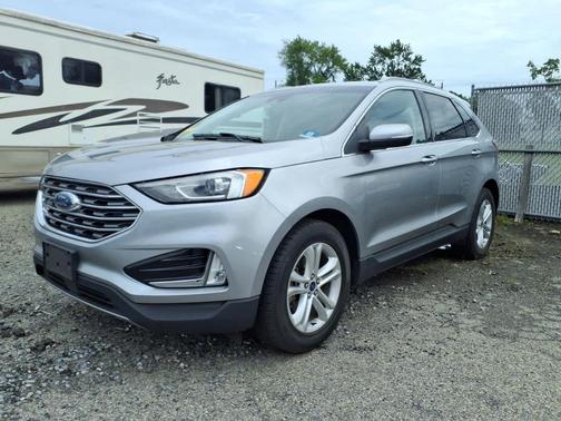 Iconic Silver Metallic 2020 Ford Edge SEL
