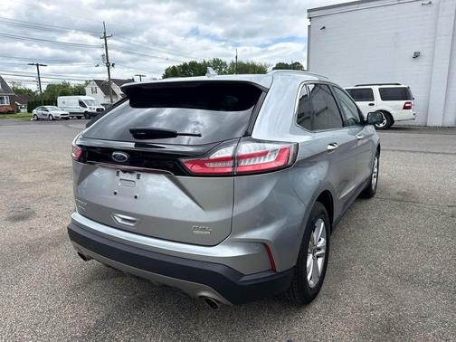 Iconic Silver Metallic 2020 Ford Edge SEL