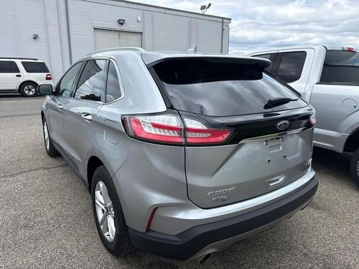 Iconic Silver Metallic 2020 Ford Edge SEL