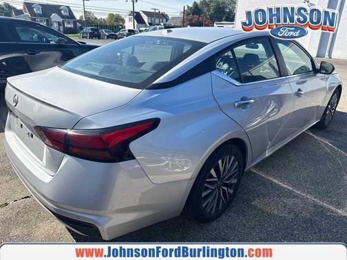 Brilliant Silver Metallic 2025 Nissan Altima SV FWD