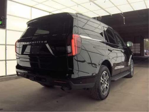 Agate Black Metallic 2025 Ford Expedition Active