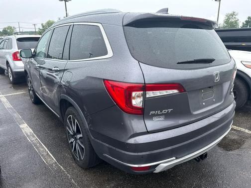 Modern Steel Metallic 2019 Honda Pilot Touring 8-Passenger