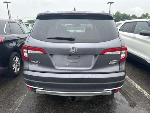 Modern Steel Metallic 2019 Honda Pilot Touring 8-Passenger