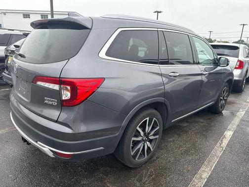 Modern Steel Metallic 2019 Honda Pilot Touring 8-Passenger