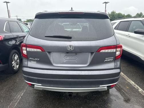 Modern Steel Metallic 2019 Honda Pilot Touring 8-Passenger