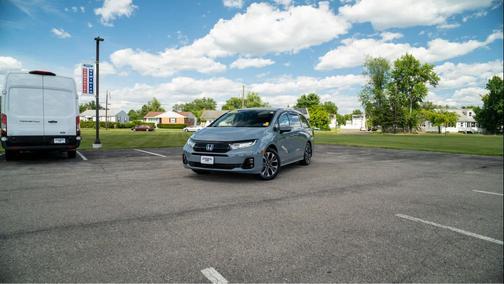 Sonic Gray Pearl 2025 Honda Odyssey Elite